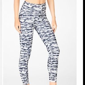 fabletics define high waisted 7/8 leggings